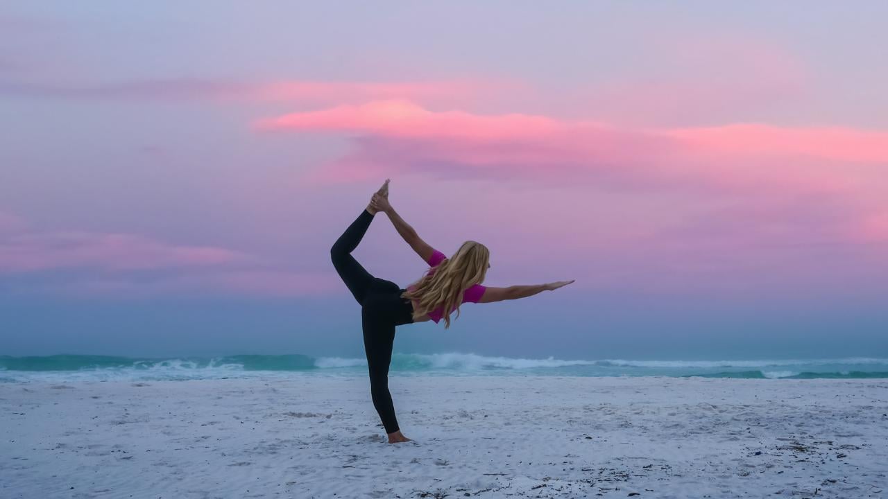 Beach Yoga Girl - Home workouts by Kerri Verna - BYG Method