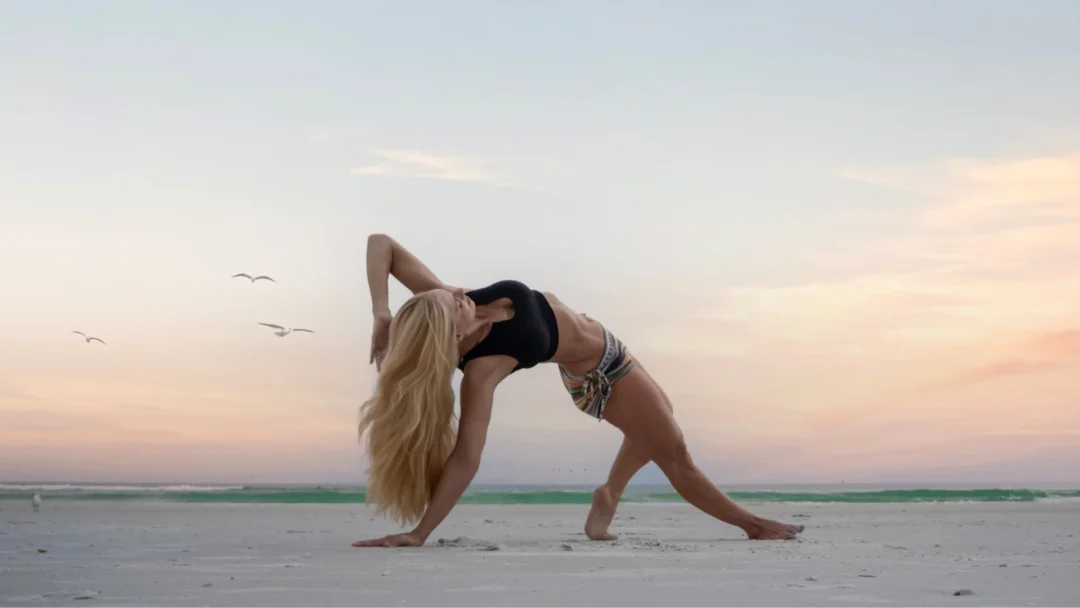 Beach Yoga Girl - Home workouts by Kerri Verna - BYG Method